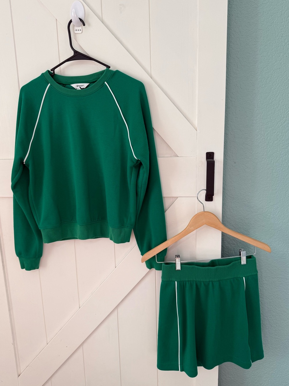 SPANX Airpique SET Crewneck Long Sleeve M top Field Green AND Skort Inseam 4” S - Picture 3 of 17